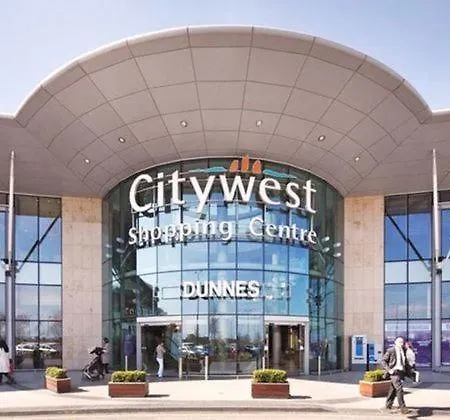 Double Close To Tramline * Citywest