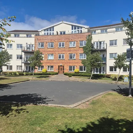 Kwatera prywatna Double Close To Tramline Citywest