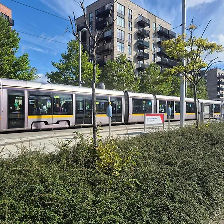 Kwatera prywatna Double Close To Tramline Citywest